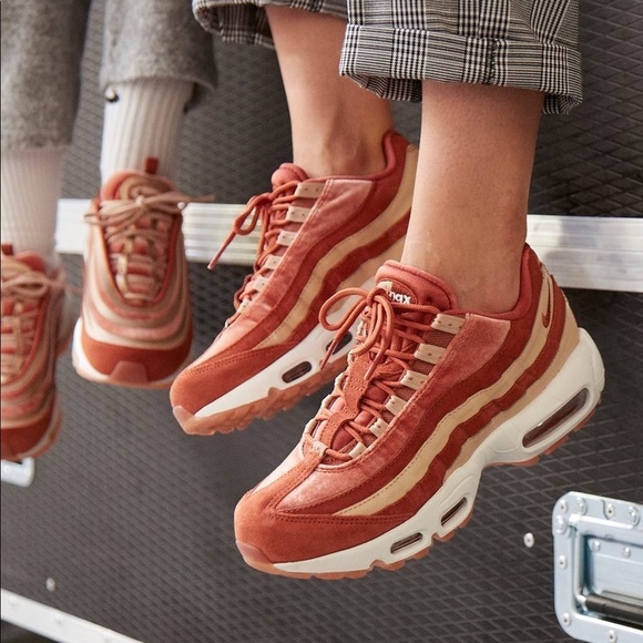 Nike Air Max 95 Velvet Dusty Peach 